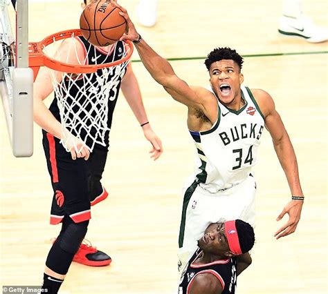 Milwaukee Bucks 125 103 Toronto Raptors Giannis Antetokounmpo Shines With 30 Points And 17