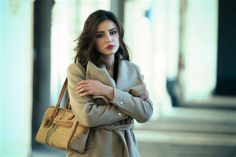 Wallpaper Women Brunette Red Lipstick Arms Crossed White Coat