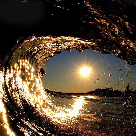 20+ Majestic Wave Photos That Capture The Beauty Of Breaking Waves ...