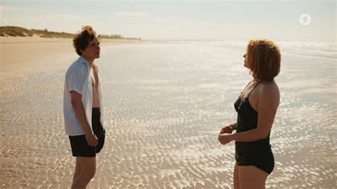 Nude Video Celebs Nina Gummich Sexy Vidina Popov Sexy Alice 2022