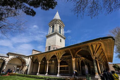 14 04 2023 Istanbul Turkey Topkapi Palace Sultanahmet In Istanbul