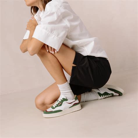 Love sneakers, not sure how to style them? Here's 10 uber-cool sneaker ...