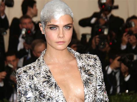 Cara Delevingne Son Cr Ne Ras Argent Inspire Une Fillette Atteinte