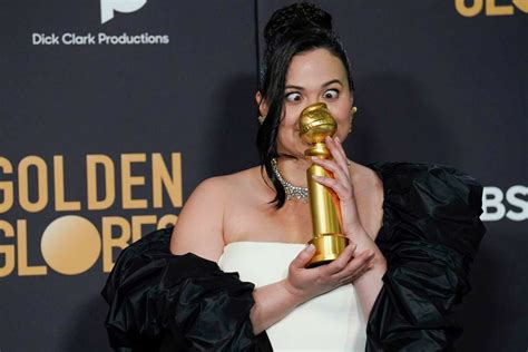 Lily Gladstone Is The Golden Globes First Indigenous Best Actress Winner