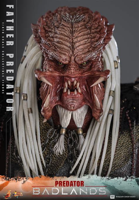 Predator Badlands Hot Toys Father Predator Figure The Toyark News