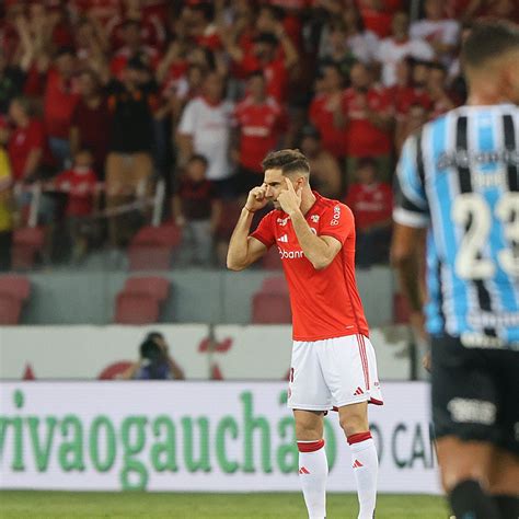 Inter vence Grêmio em clássico eletrizante gol nos acréscimos