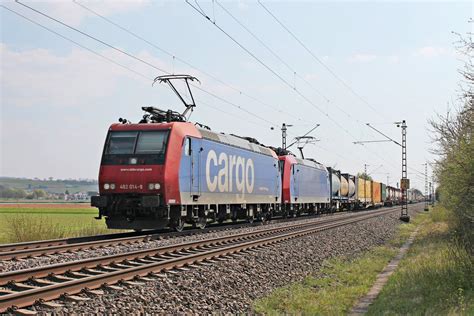 Am Nachmittag Des 09 04 2020 Fuhr Re 482 014 8 Zusammen Mit Re 482 011