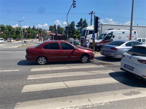 D 100 Karayolunda Zincirleme Kaza Medyabar