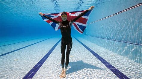 Woman Breaks Uk Freediving Record After Swimming Underwater For 174