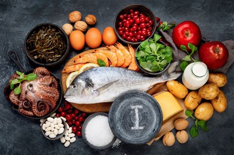 iodine health benefits top food sources  safety guidelines