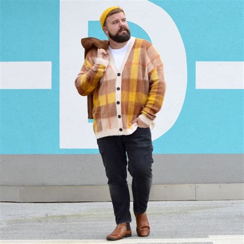 Plus Size Fashion für Männer im goldenen Oktober