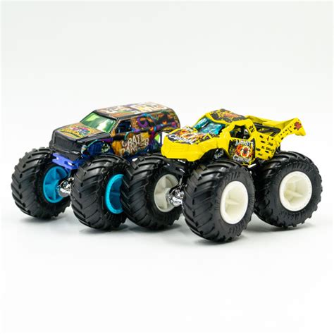 Машинки Hot Wheels Монстр Траки ЩУПАЛЬЦА И СВАЛКА ДВЕ ШТУКИ Totaled Crate Danger купить на OZON