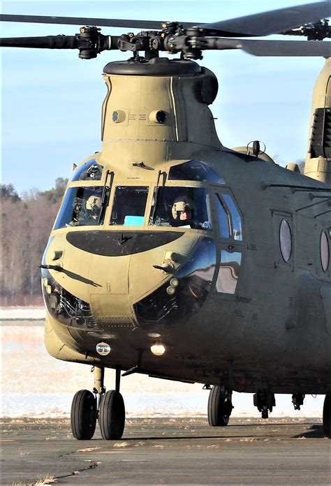 Photo Essay Crew Guides CH 47 Chinook For Sling Load Training Support