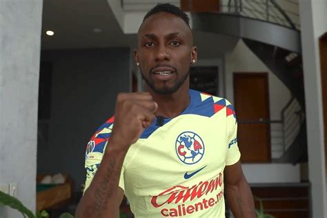 Oficial Julián Quiñones es nuevo delantero en América la gran Bomba