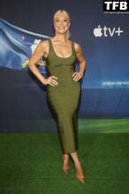 Hannah Waddingham Sexy Seen Flaunting Her Hot Cleavage At The Ted Lasso Los Angeles Fyc Special