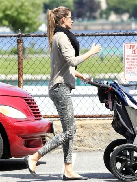 Gisele Bundchen & Tom Brady are expecting baby #2 (PHOTOS) - Today's Parent