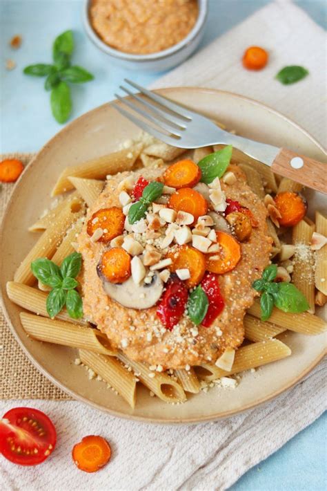 Vegan Pompoenpasta Met Veel Groenten Romige Saus