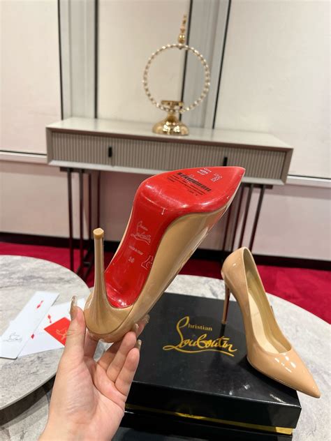 Replica Christian Louboutin So Kate Pumps Mm In Nude Patent Leather