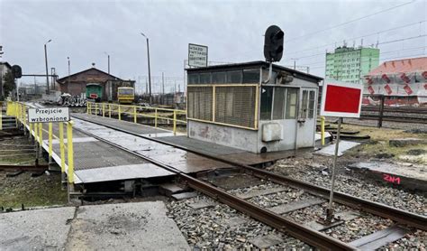 Sprawniejszy wyjazd pociągów technicznych zapewni remont obrotnicy w