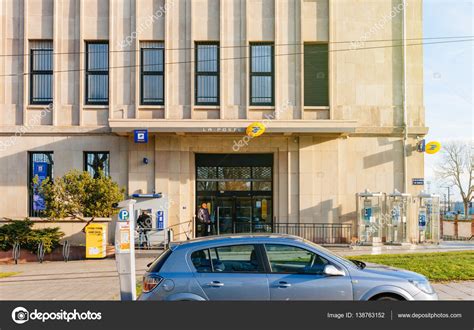 La poste Building post office – Stock Editorial Photo © ifeelstock #138763152