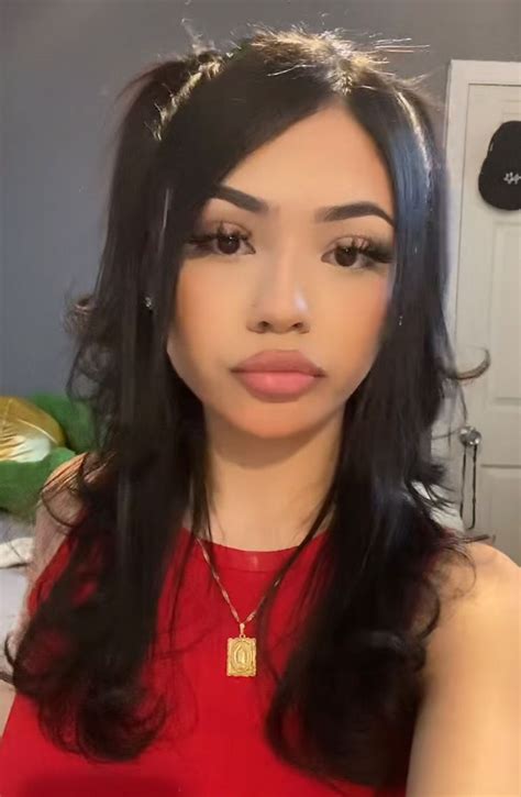 Pin By London On Hair Latina Hair Hairstyles With Curled Hair Hairdos For Curly Hair