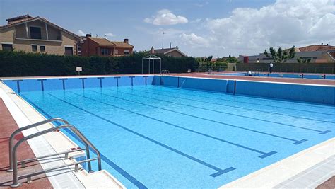 Temporada Piscinas Ltimos Trabajos De Puesta A Punto Para La