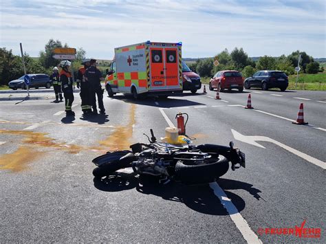 Verkehrsunfall Motorrad Gegen Pkw Feuerwehr Werneck