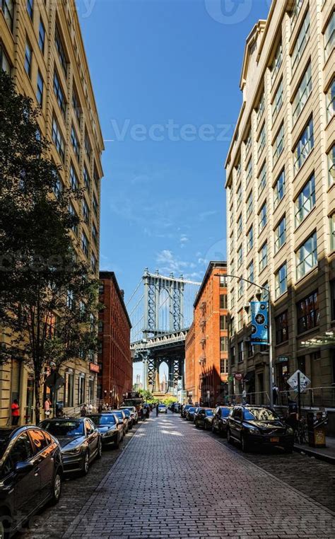 Manhattan Bridge seen from Dumbo, NYC 18715152 Stock Photo at Vecteezy