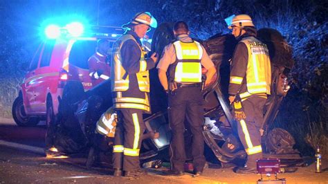 Düsseldorf Unfall auf A59 fünf Verletzte Auto überschlägt sich