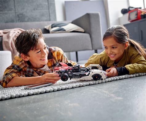 Игрален комплект конструктор ЛЕГО Technic 42137 - Formula E® Porsche ...
