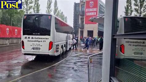 Leeds United Players Arrive At The Ullevaal Stadion Video Dailymotion