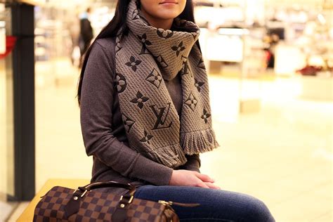 Louis Vuitton Winter Scarves | semashow.com