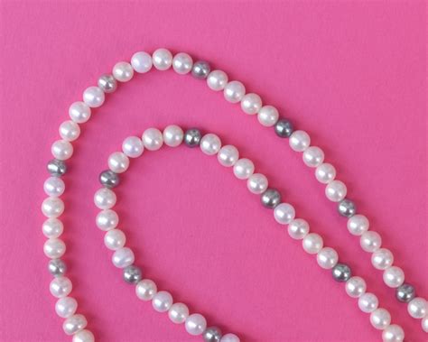 Collana Lunga Di Perle Dacqua Dolce Con Croce Di Perle Tessuta