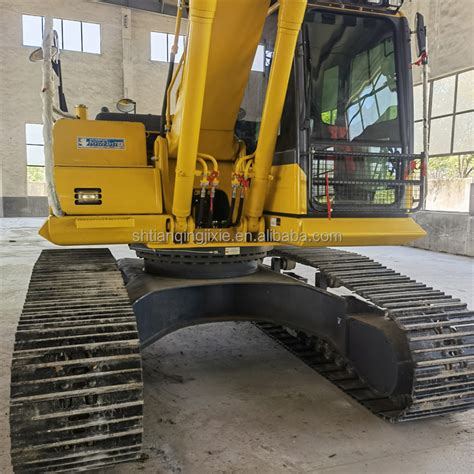 Earth Moving Excavator Machine Efficient Komatsu Pc200 8 Used Excavators With Powerful Engine