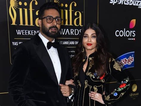 IIFA Awards 2022 Abhishek Bachchan Came Off To Stage While Dancing Wife