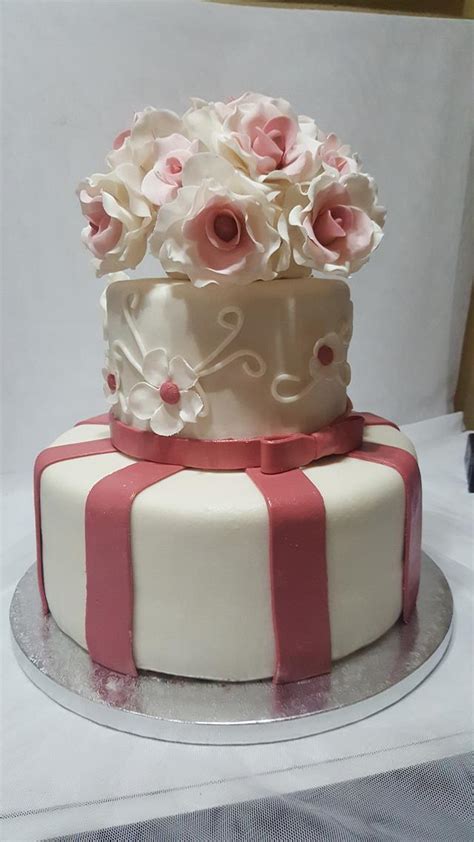 Old Rose Roses Decorated Cake By Karamelo Cakes And Cakesdecor