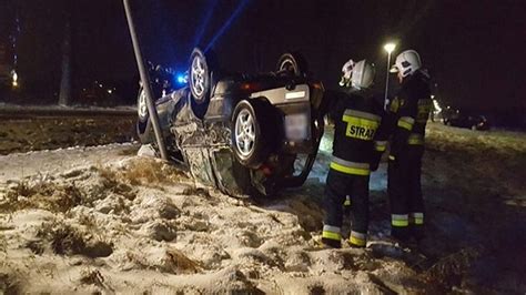 RYMANÓW Niebezpieczne dachowanie na ulicy Bieleckiego