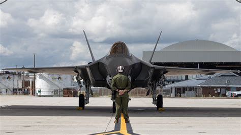 Vmfa 251 Becomes 1st Marine Corps Squadron On East Coast To Get F 35c