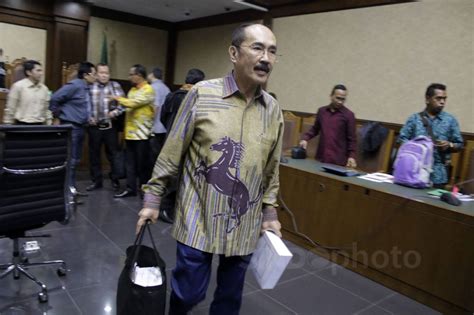 Foto Fredrich Yunadi Dituntut Tahun Penjara