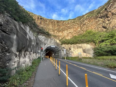 Hiking The Diamond Head Trail Lēʻahi In Waikīkī On Oʻahu — Noahawaii