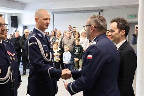 Komendant Miejski Policji W Radomiu Uhonorowany Srebrnym Medalem Za