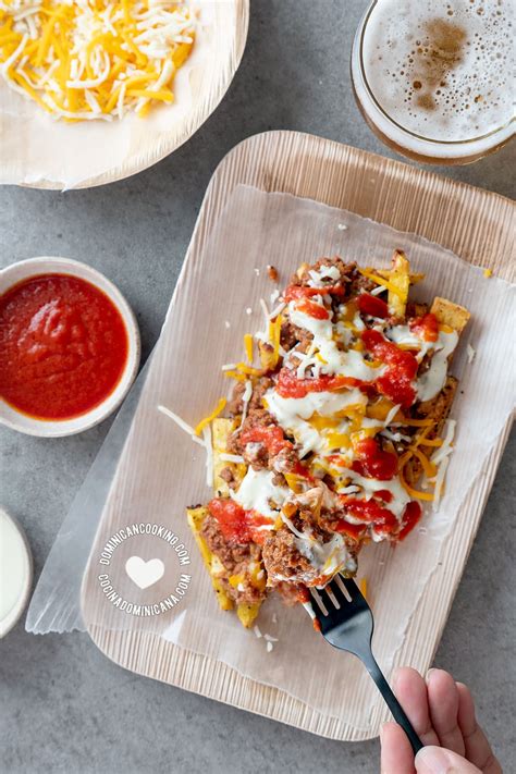 [Recipe + Video] Yaroa Mixta (Dominican Loaded Fries)