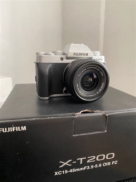 Fujifilm X-T200 on Carousell