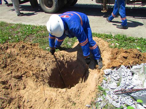 Prefeitura da Barra dos Coqueiros troca todos postes de iluminação na