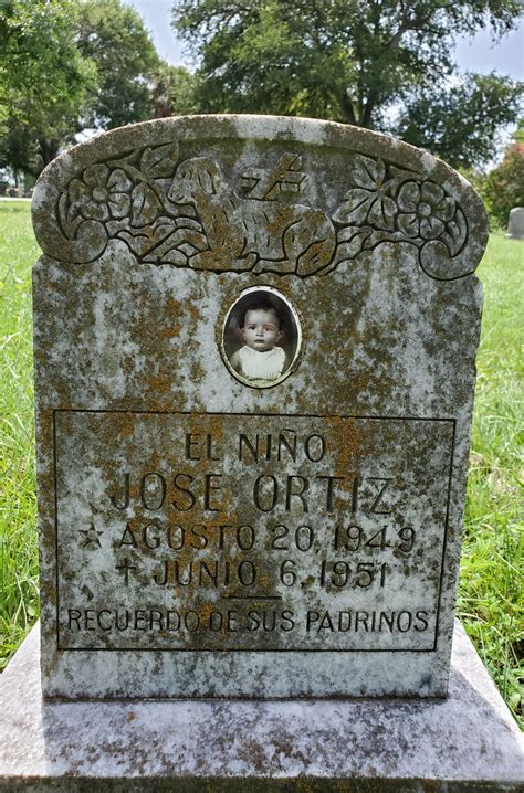 "El Nino" San Fernando Cemetery San Antonio Tx : r/CemeteryPorn