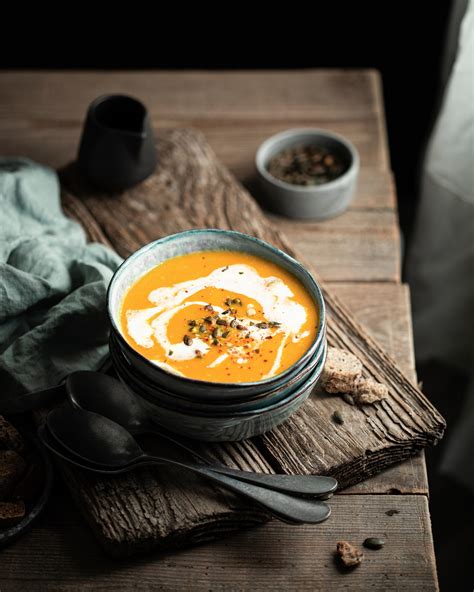 Recette velouté de lentilles corail au lait de coco épices et graines