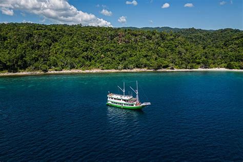 Lombok Excursion En Bateau D N Komodo Et Avec Les Requins Baleines