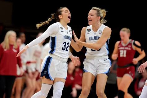 Wbit Villanova Edges St Joes In Big 5 Matchup For Spot In Semifinals