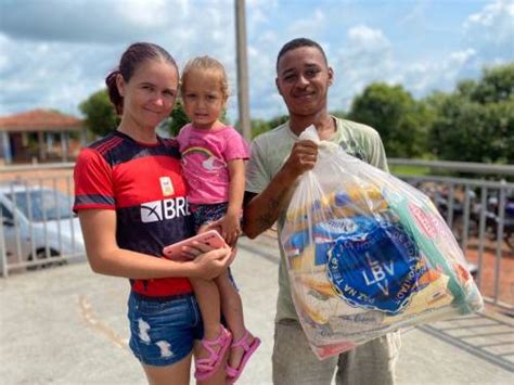 Lbv Entrega Cestas De Alimentos Para Fam Lias Carentes Em Vilhena E