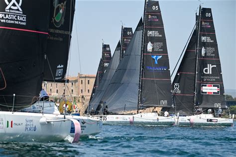 Non Si Ferma La Grande Vela Targata Marina Militare Nastro Rosa Tour